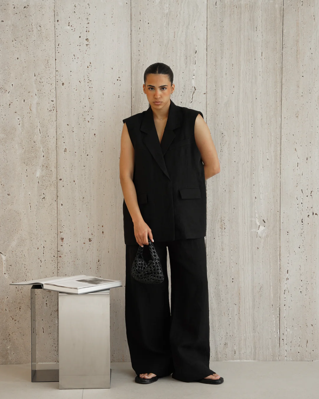 Vest026 - وست لینن مینیمال با دکمه مخفی